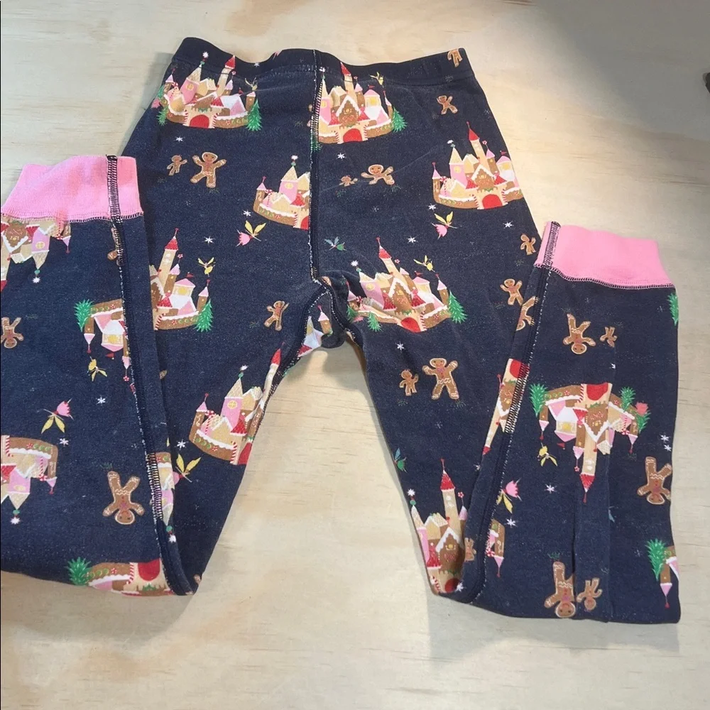 Hanna Andersson Castle and Gingerbread Pajama Set - Blue/Grey and Pink Sz 8